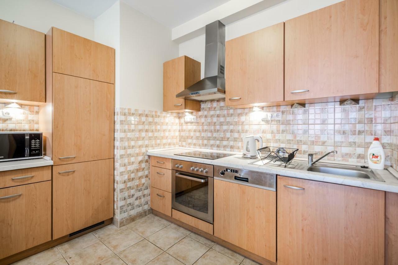 Bpr Vivid Downtown Vibe With Balcony Apartment Budapest Luaran gambar