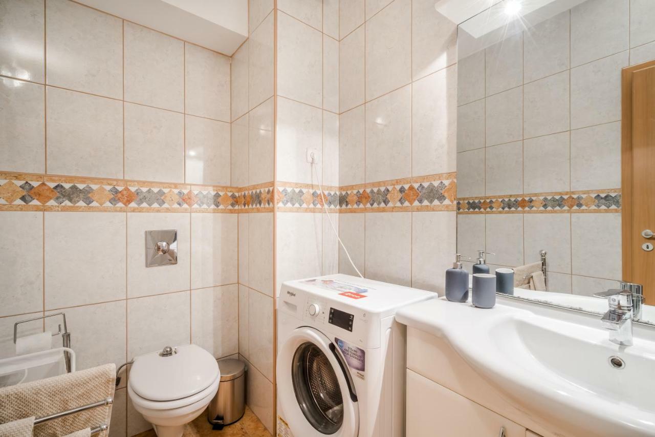 Bpr Vivid Downtown Vibe With Balcony Apartment Budapest Luaran gambar