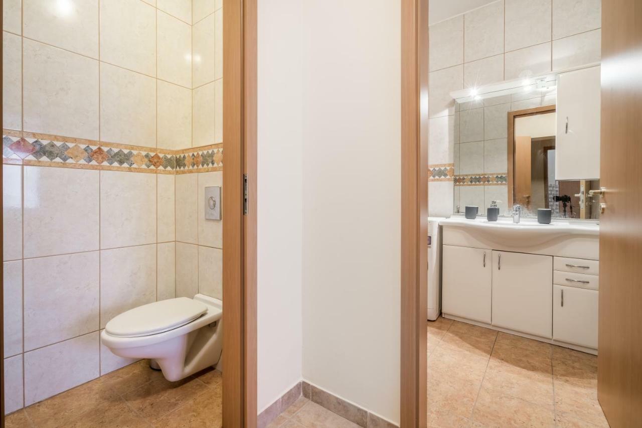 Bpr Vivid Downtown Vibe With Balcony Apartment Budapest Luaran gambar