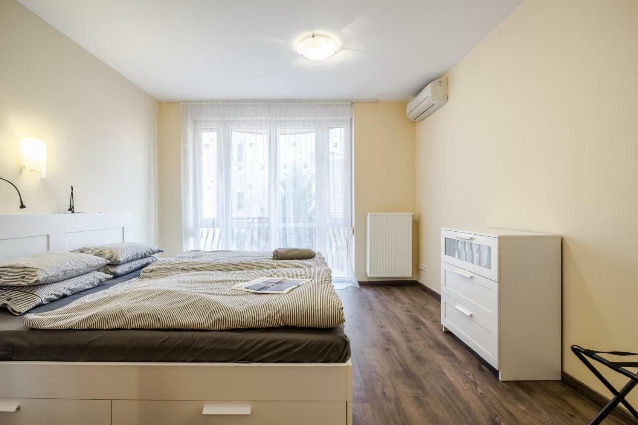 Bpr Vivid Downtown Vibe With Balcony Apartment Budapest Luaran gambar